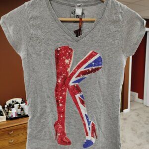 Gildan Graphic Tee “Sex Is In The Heel” V-Neck Women’s Small